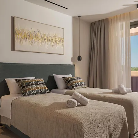 Luna By Vintage Travel Amoudi