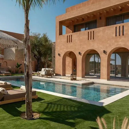 Luna By Vintage Travel *