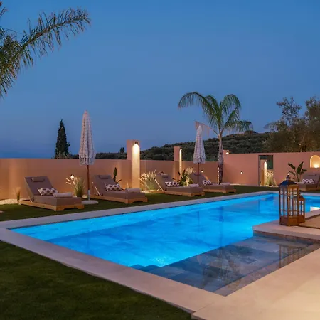 Luna By Vintage Travel *