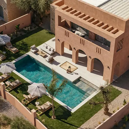 Luna By Vintage Travel