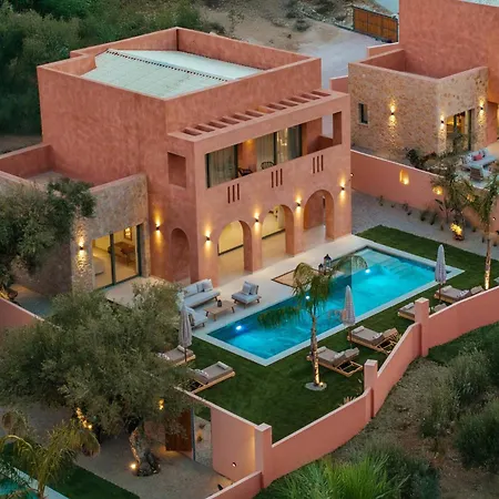 Villa Luna By Vintage Travel
